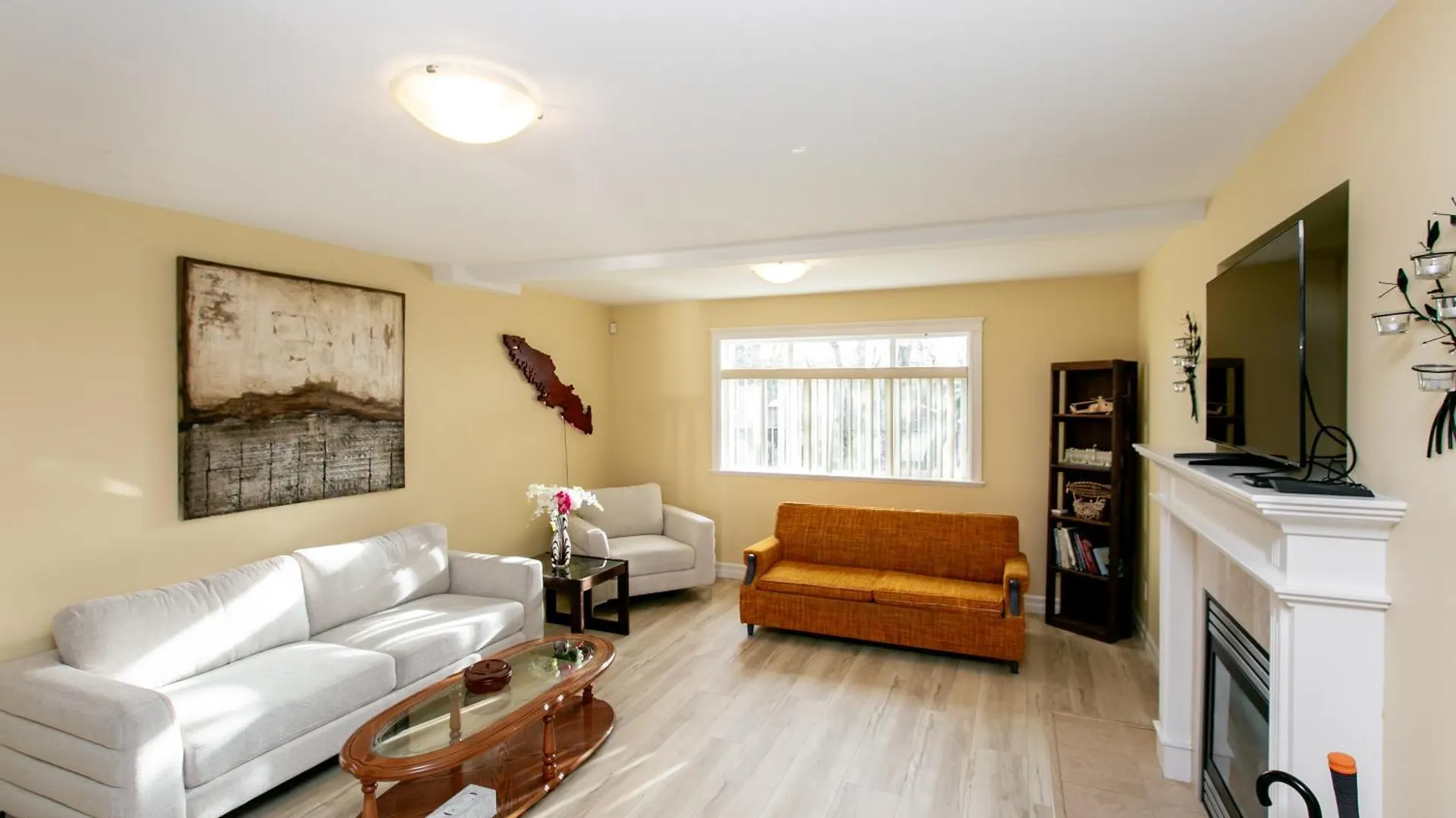 דירה ויקטוריה 2 Bedroom Spacious Ground Level Suite